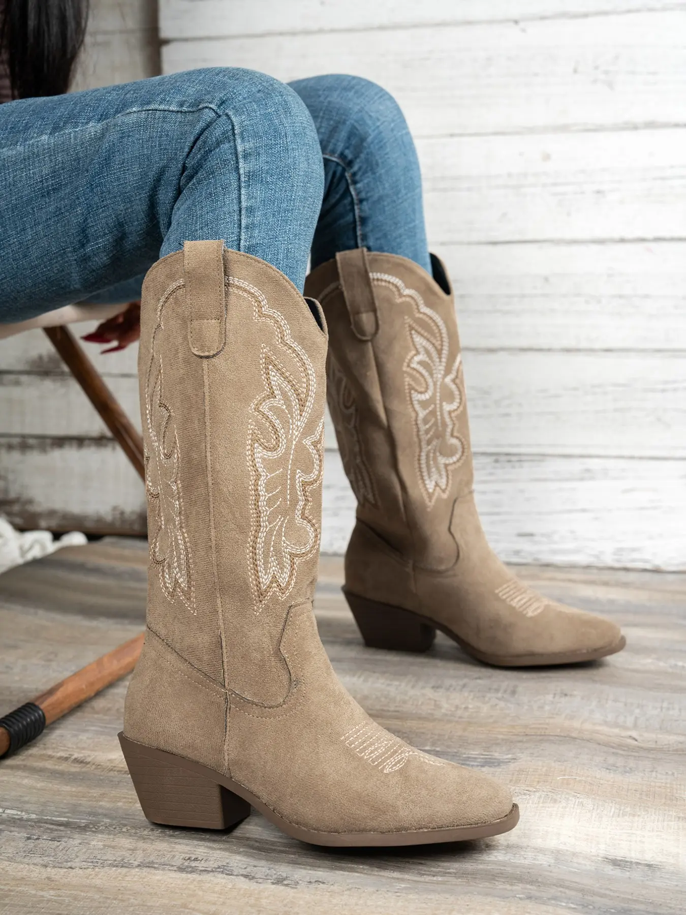 Women Western Embroidery Cowboy Boots, Mid Calf Pointed Toe, Vintage Faux Suede, Retro Country Riding Boots for Festival Daily Wear