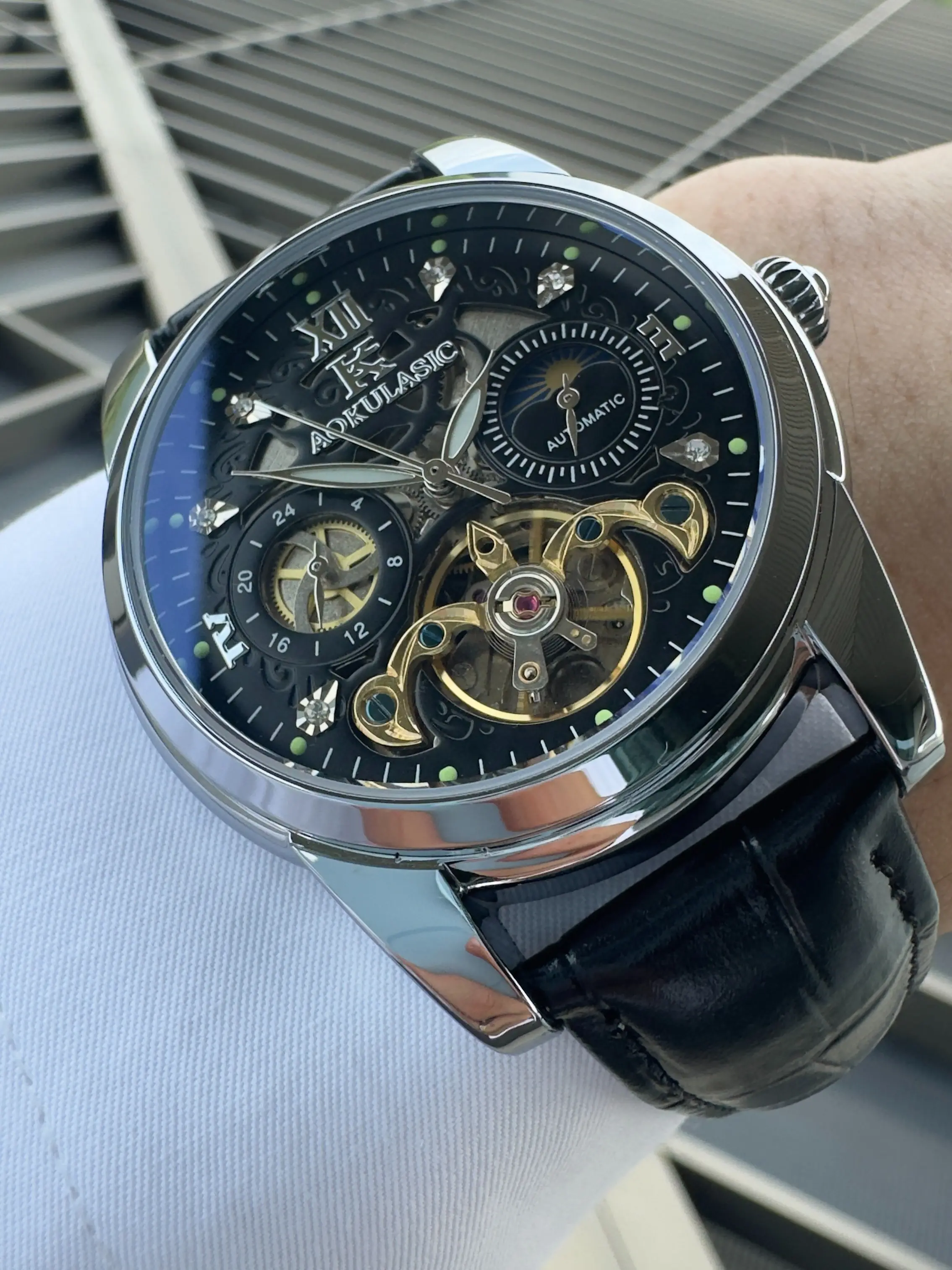 1pc Fashion Tourbillon Automatic Mechanical Watch for Men Luminous Hands Top Brand Leather Strap Business Casual Analog Wristwatch Skeleton Mens Watches