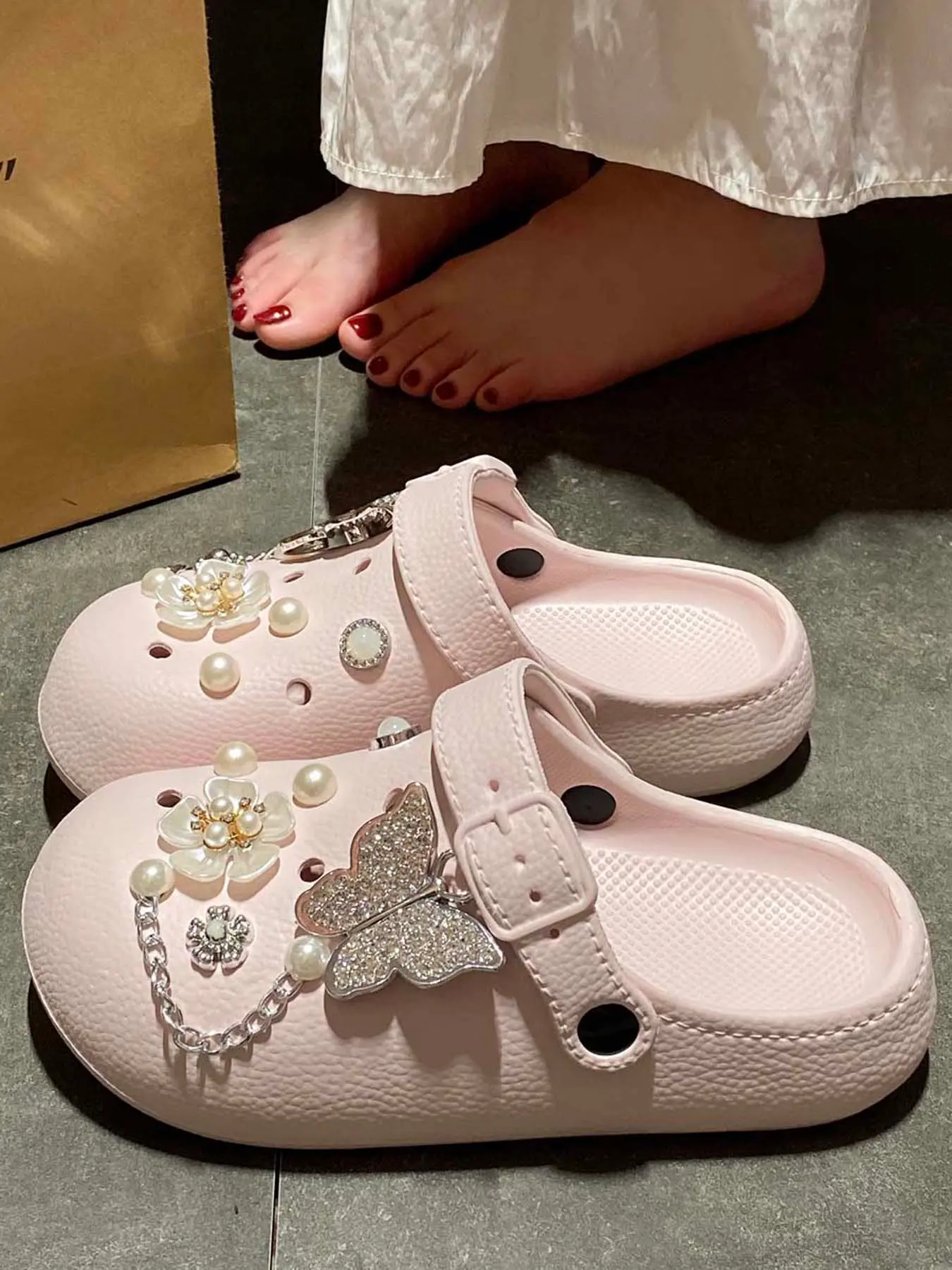 Summer New Commuter Girl Versatile Open-Toe Holey Shoes, Sparkly Rhinestones Butterfly Pearl Flower Decor, Eva Soft Sole Sweet Style Sandals for Women