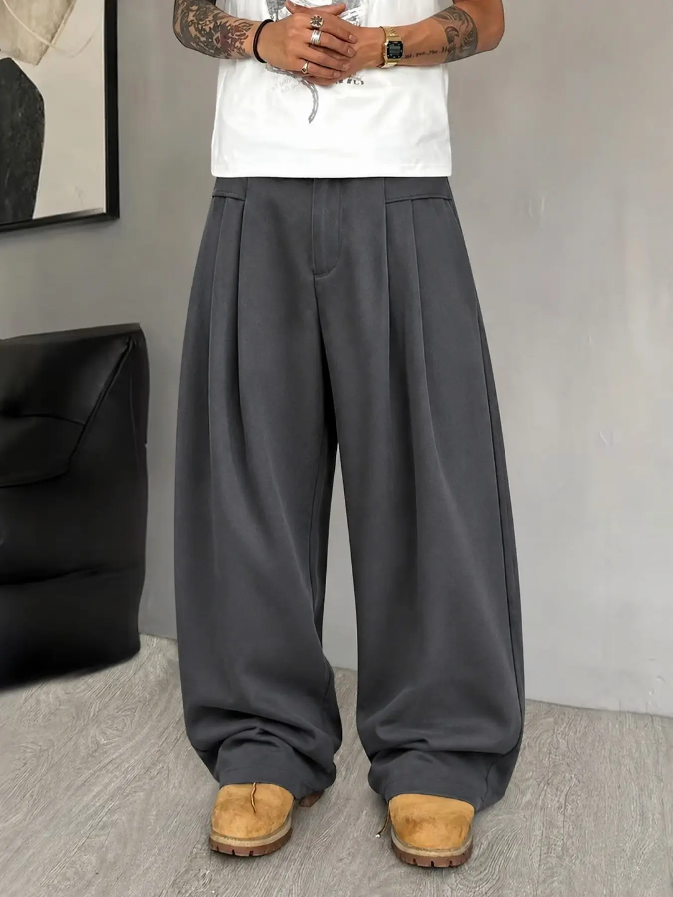 Men’s Charcoal Gray Pleated Wide Leg Trousers with Subtle Jacquard Texture, Loose Fit Casual Streetwear Dress Pants