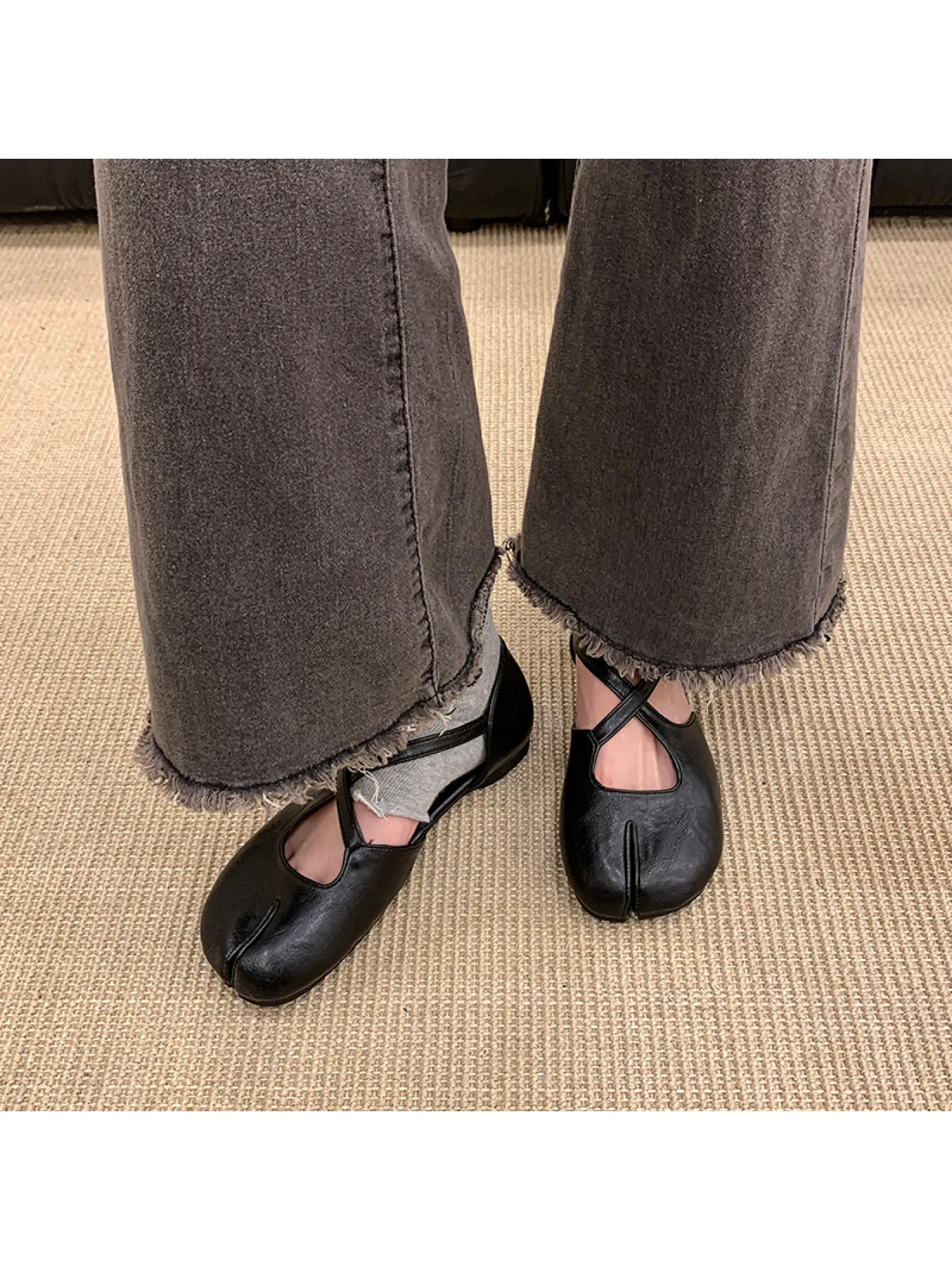 French Minimal Split Toe T-Strap Soft Leather Flats, Casual Flat Shoes, Low-Key Matte Solid Tone, Simple Elegant Shoes For Garden Party & Girls Trip