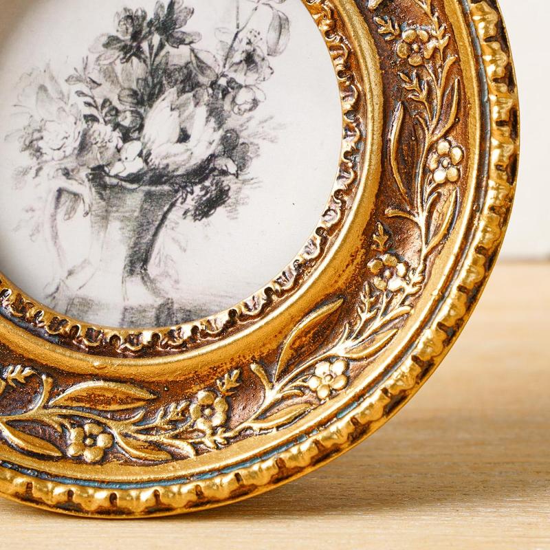 Vintage Flower Pattern Photo Frame, 1 Count Exquisite Retro Resin Photo Frame, Durable Sturdy Frame, Desktop Decoration Photo Frame for Home Office Dormitory School Decor, Imitation Antique Gold Design, Vintage Square Frame