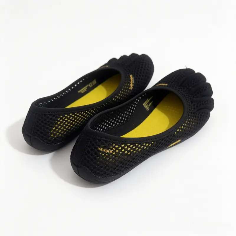2026 latest model black five-toed shoes for Pilates, women's sports, fitness, and dance split-toed shoes