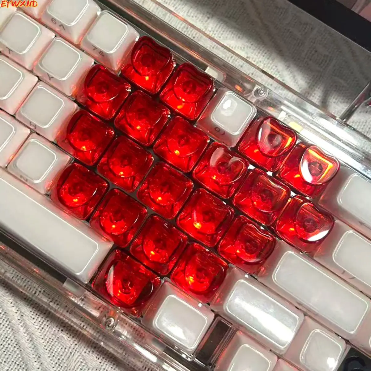 EYWXND Red Transparent Heart-Shaped Resin Keycap, Hand-Made Unisex Love-Theme OEM Profile Cap for MX Switch Mechanical Keyboard, Gamer-Focused Aesthetic Replacement