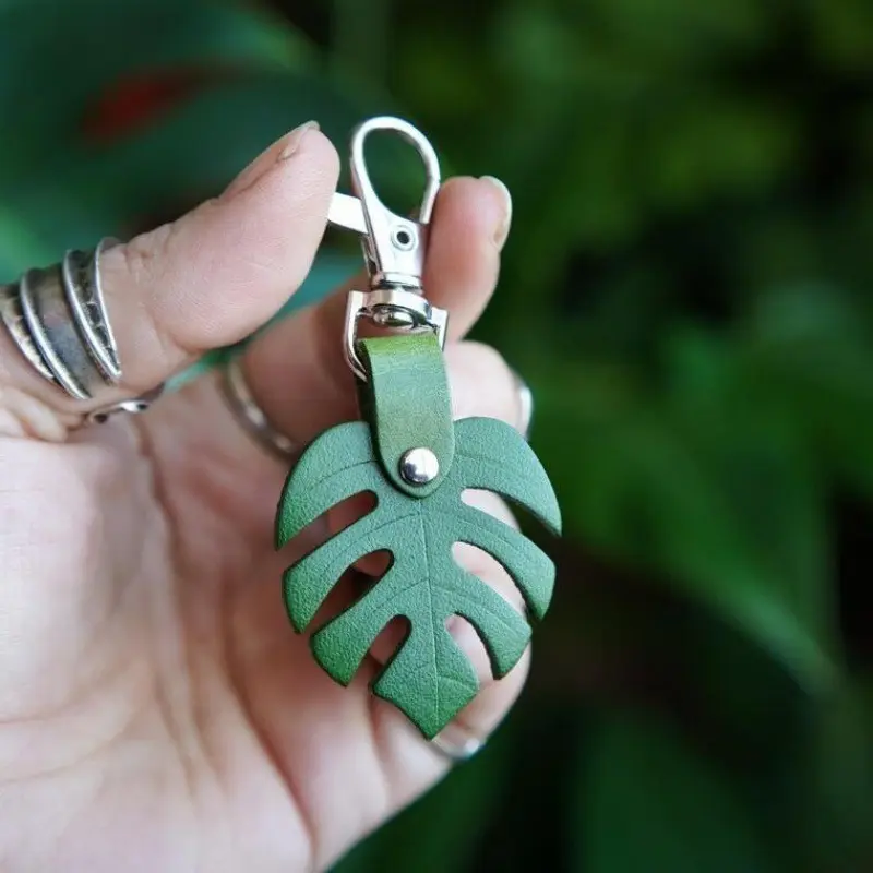 Creative PU Leather Monstera Leaf Keychain, Vintage Style Leaf Shaped Bag Charm, Aesthetic Purse Accessory for Women