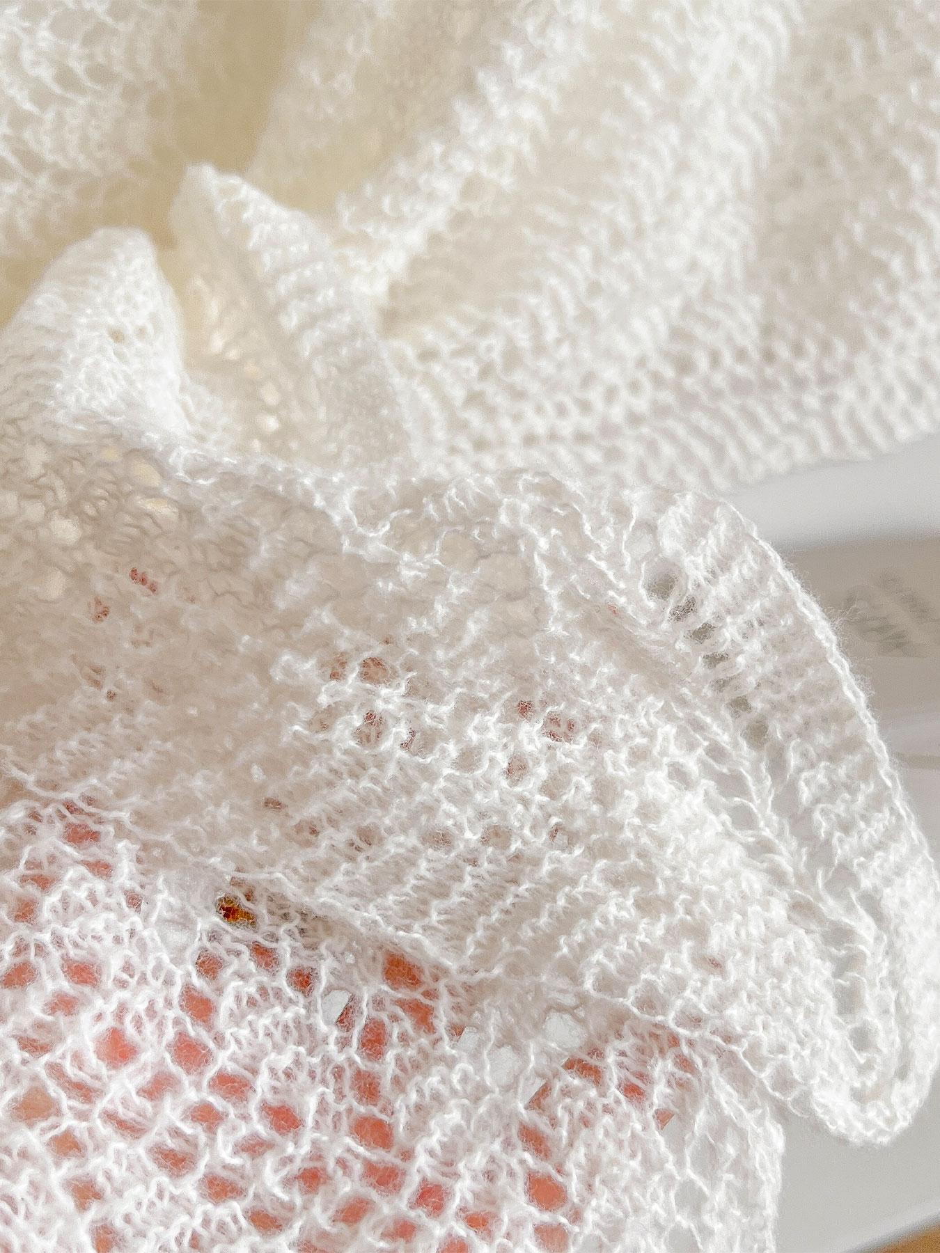 Elegant Women's Plain Triangle Shawl, Soft Comfortable Fashion Accessory, All-Season Wear, Versatile Daily Use, Stylish Casual Wrap