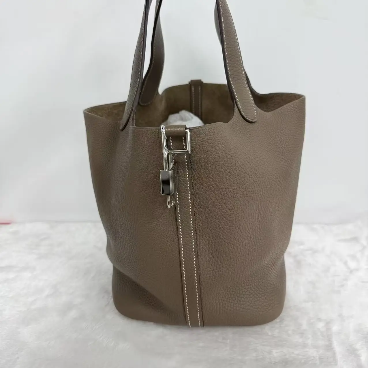 Pre-owned Hermès Picotin Lock 22 Bucket Bag Etoupe Leather YL760 26.07.01