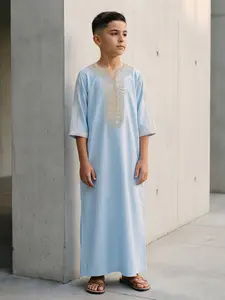 Moroccan Style V Neck Three Quarter Sleeve Boys' Kandura, Elegant Embroidered Side Pockets, Ideal for Ramadan/eid Gifts, Ages 8-12