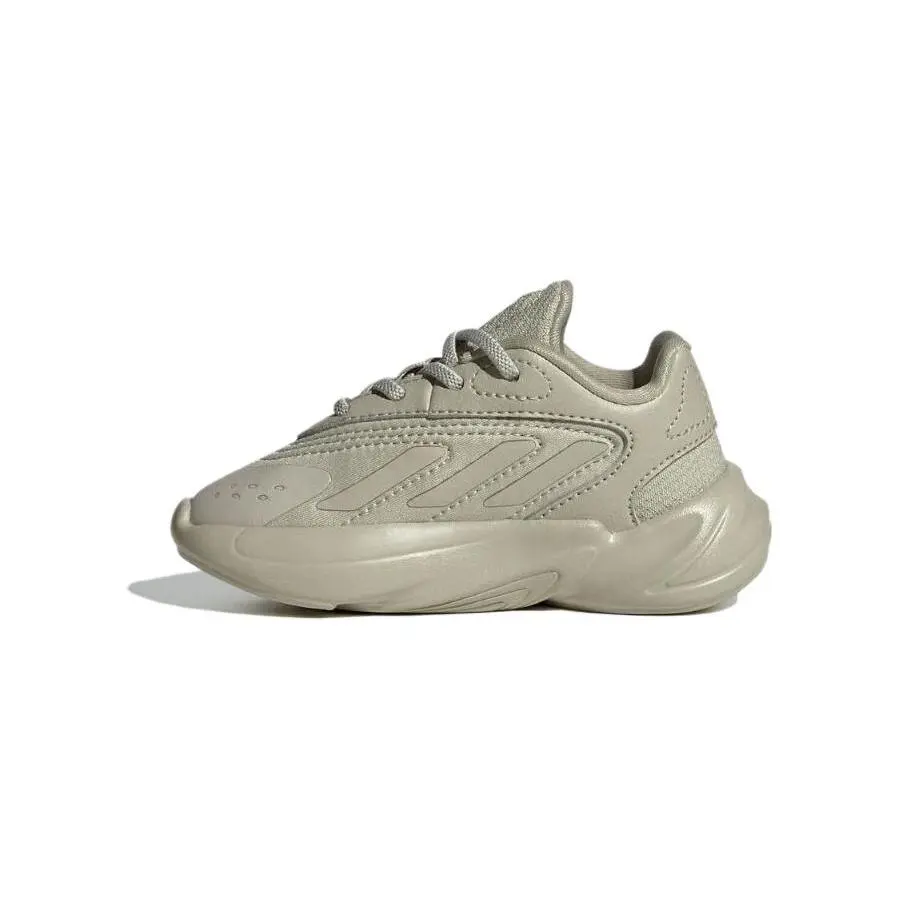adidas Originals Ozelia Men's Low Top Casual Trainers - Slip Resistant, Durable Walking Shoes for Casual Wear (IE2812)