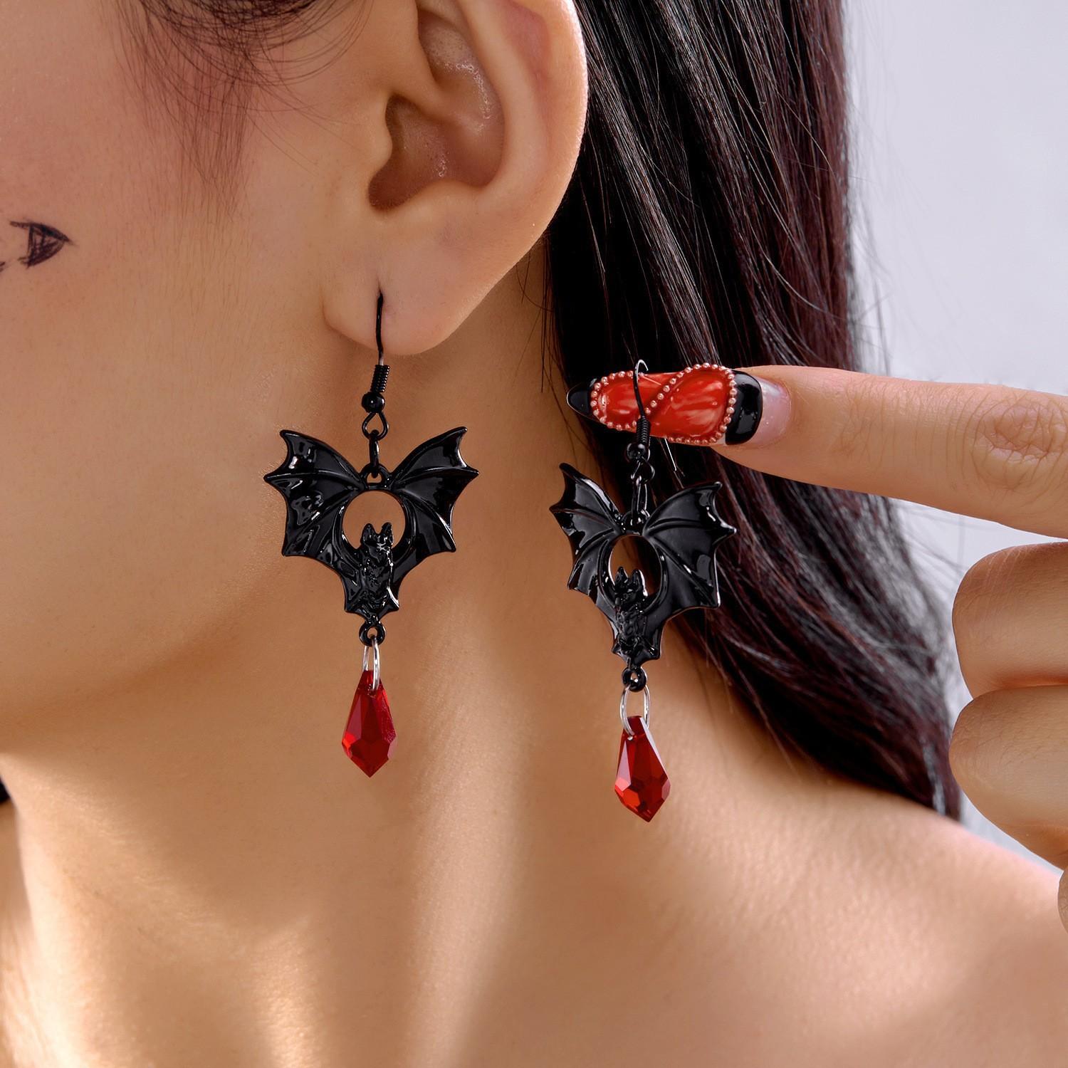 Halloween Bat Blood Drop Earrings – Exaggerated Gothic Bat Earrings, Retro Style for Halloween