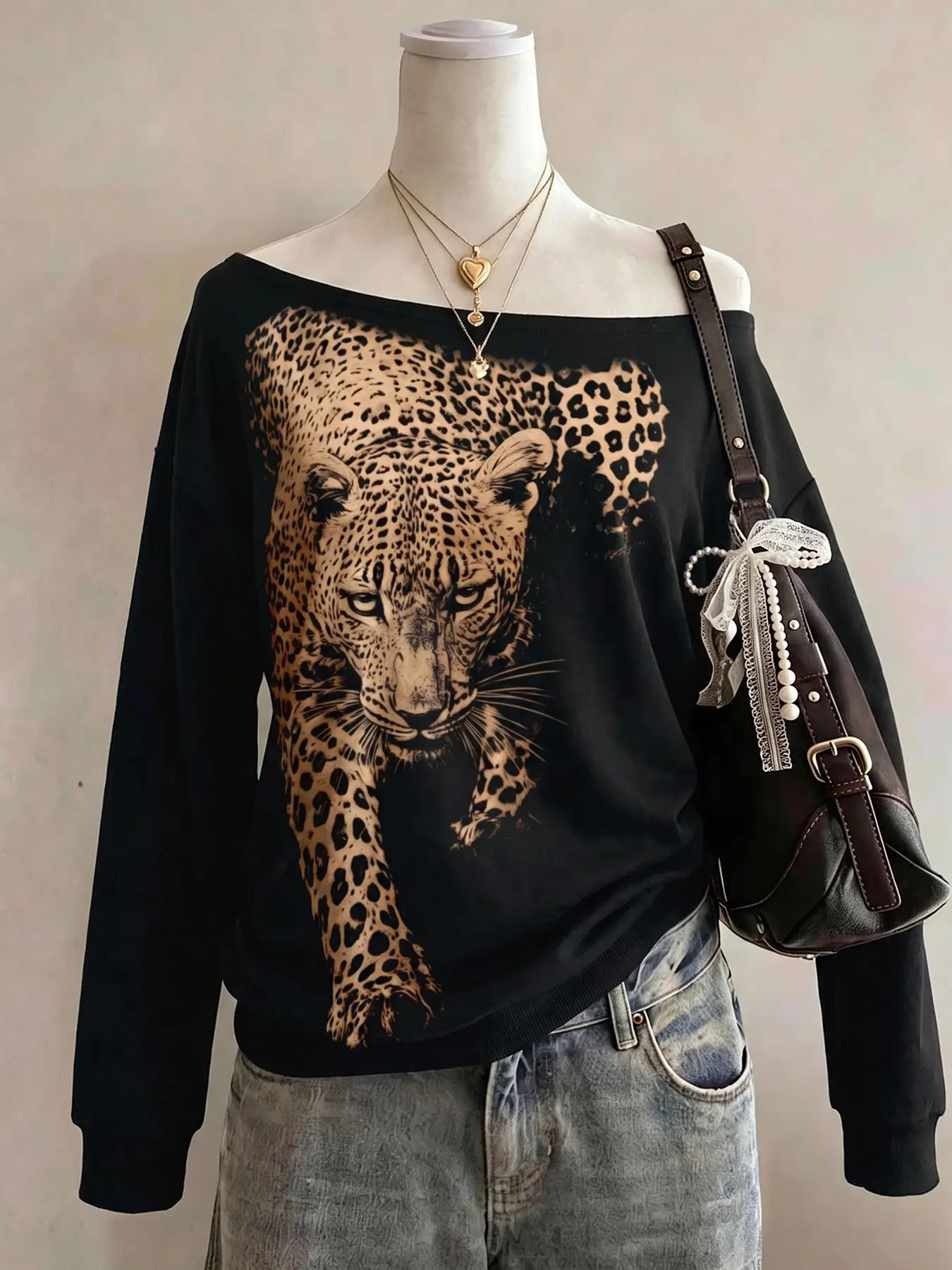 Women's Off‑shoulder Cheetah Print Long‑sleeve Top, American Hot‑girl Loose Drop‑shoulder Pullover Sweatshirt, Unique Cold‑shoulder Casual Daily Blouse