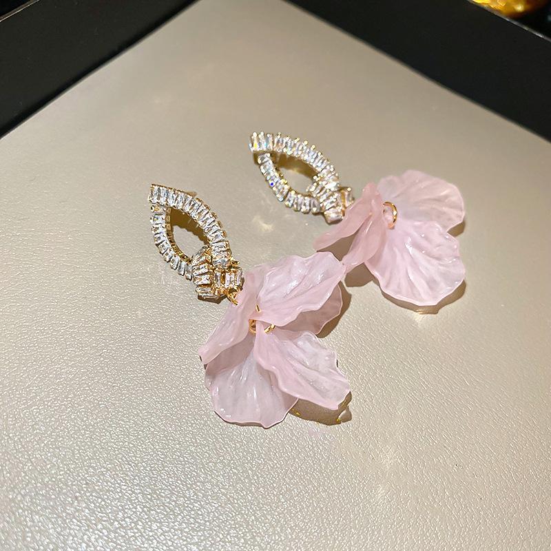 New Style Best-Selling French High-End Pearl Flower Earrings, Small-Scale Design Stud Earrings, Elegant Women's Jewelry