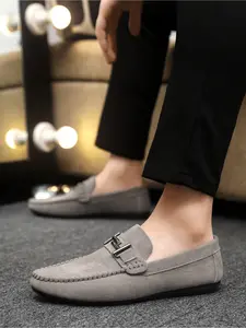 New four-season men's loafers for young people, versatile slip-on moccasins with soft non-slip soles, suitable for daily commuting, business and casual wear