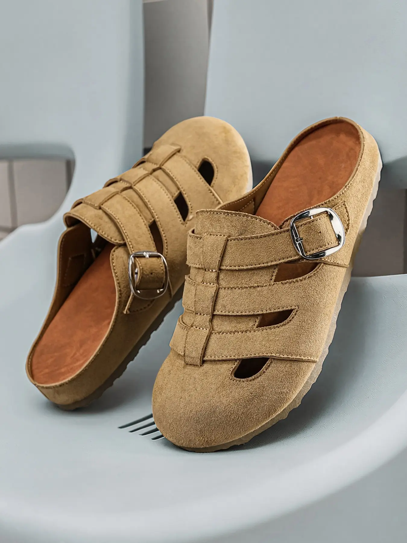 2026 Summer New Men's Sandal Slippers, Soft Sole & Soft Upper, Lightweight & Comfortable Closed‑Toe Mules for Men, Buckle Design, Hollow Breathable, Non‑Slip Outsole, Outdoor Wear, Large Size Up to 47 for Big Feet, Versatile Casual Commuter Men's Beach Sh