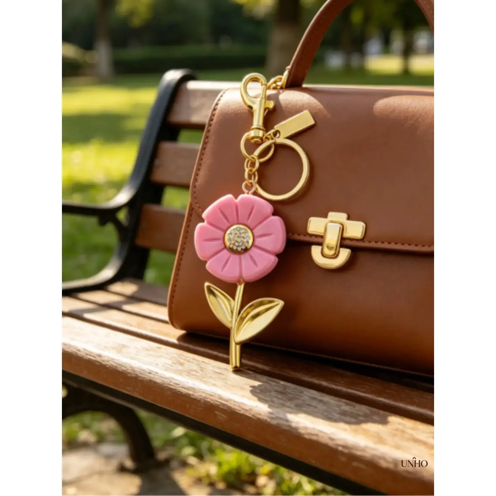 Elegant Daisy Floral Key Ring Bag Charm, Durable Stylish Flower Pattern Pendant Purse Accessory For Women, Lightweight All-Match Daily Ornament For Handbags Backpacks And Keys, Heartfelt Delicate Floral Gift Suitable For Ladies Everyday Matching