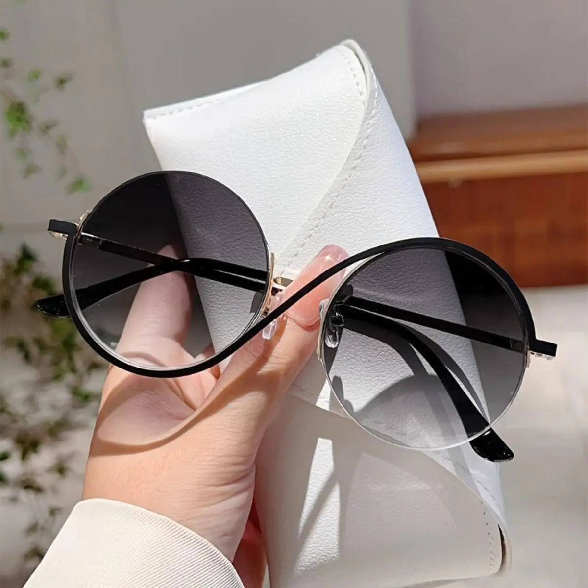 Women's Full Frame Round Oversize Sunglasses - 1pc Minimalist Blush Pink Multicolor Shades, Fashionable, Modern Trendy for Cycling, Traveling, Fashionable Sunglasses, Modern Trendy Sunglasses