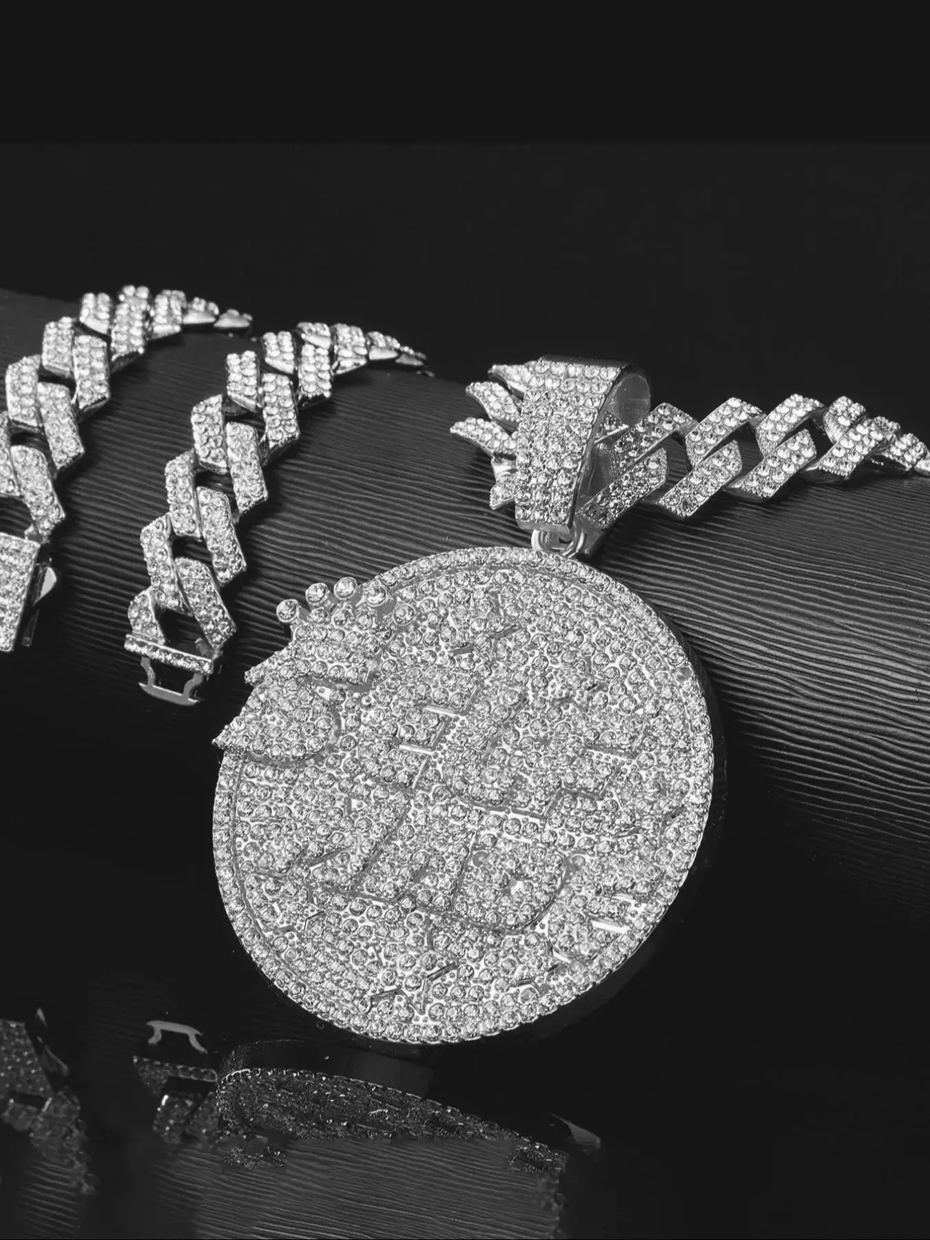1set Rhinestone Pendant Necklaces, Iced-Out Miami Cuban Chain, Cuban Link Chain, Chunky Chain Jewelry, Hip Hop Punk Style, Perfect for Parties & Gifts, All Seasons Jewelry