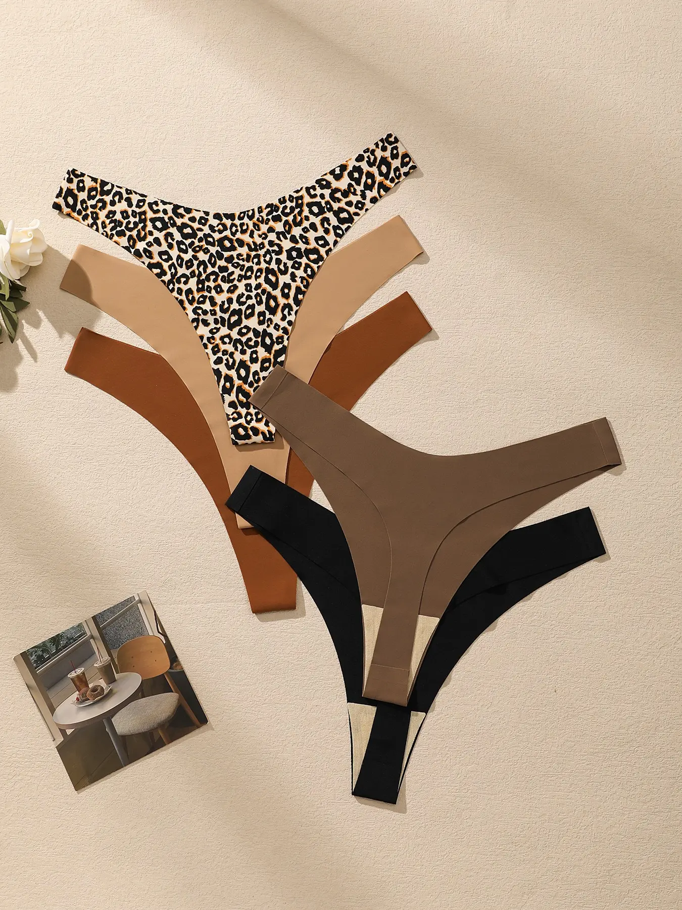 5-Pack Seamless Women's Thongs, Leopard Print Low Waist Slim-Fit Sexy Underwear, Lightweight Heart Pattern All-Seasons Lingerie