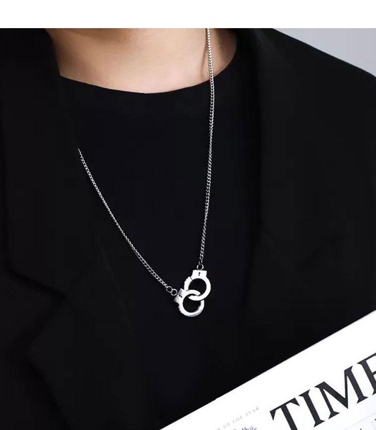 Vintage Handcuffs Disco Dancing Couples Necklace Tide Sweater Chain Joker Pendant Punk Street Clavicle Chain