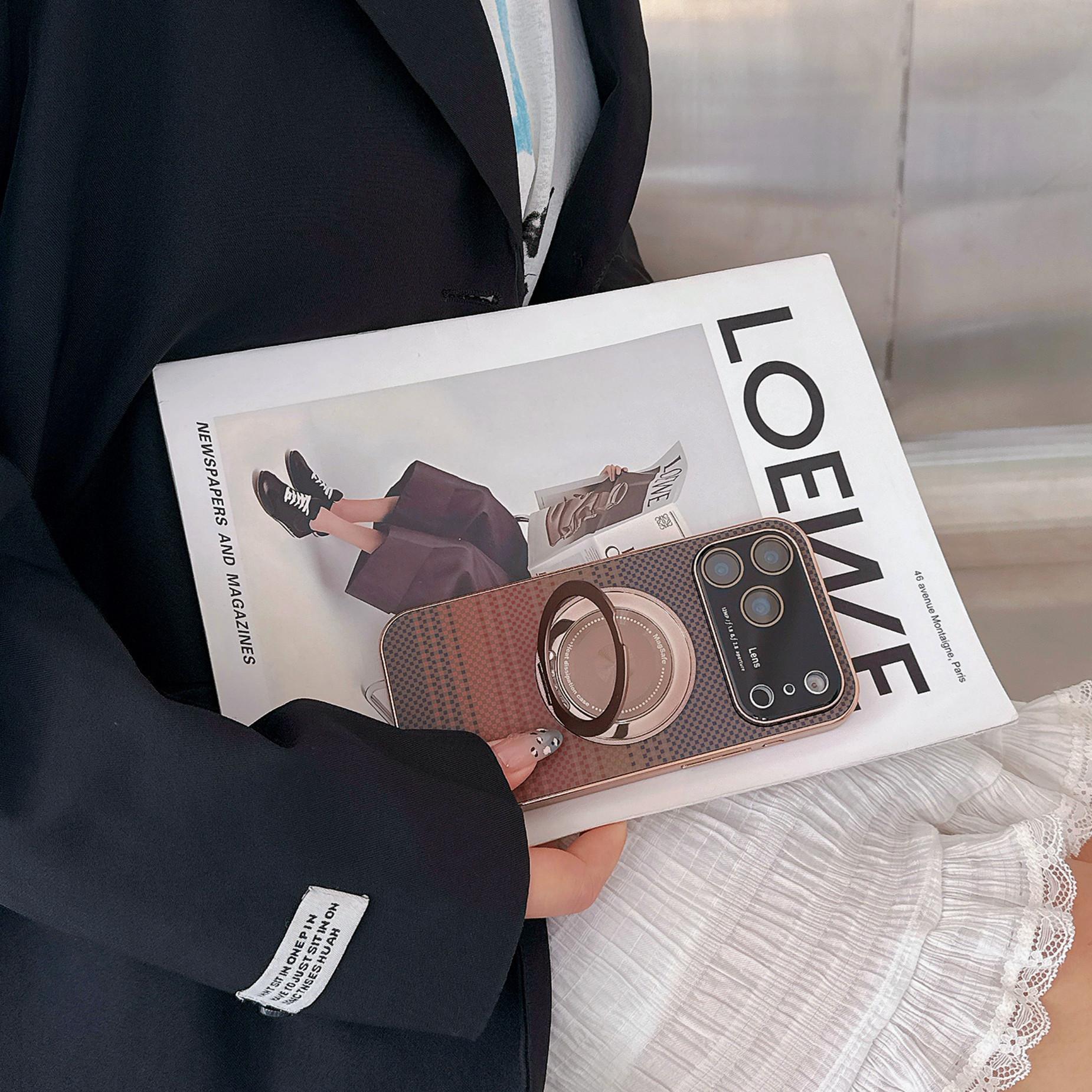 Suitable for iPhone 17 Magnetic Phone Case Rotating Stand iPhone 16 Pro Max Large Window Electroplated Fiber Texture