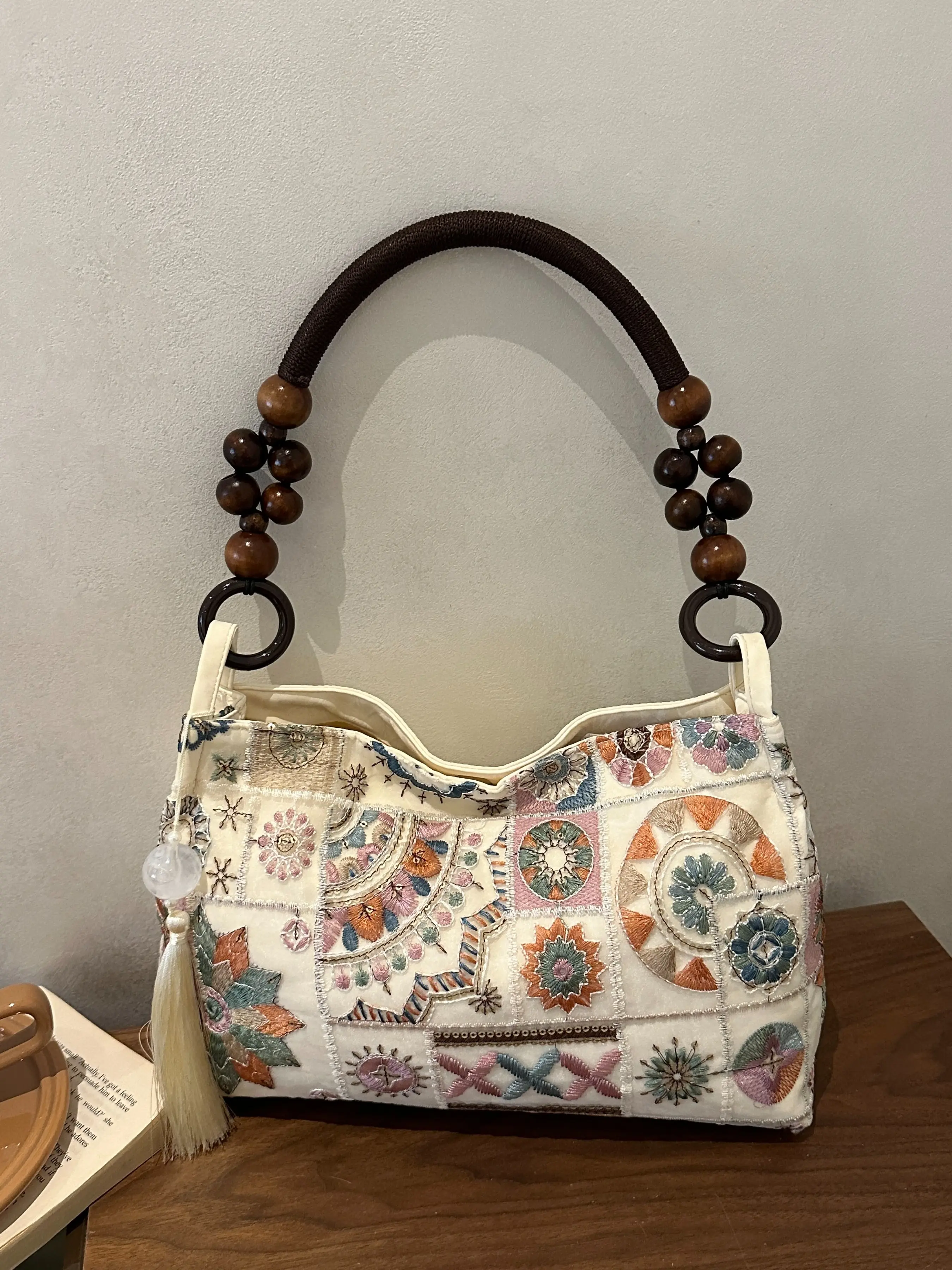 Boho Floral Embroidered Shoulder Bag, Wooden Bead Handle, Fringe Accessories, Vintage Ethnic Women's Daily Commute Clutch, Perfect for Shopping & Travel
