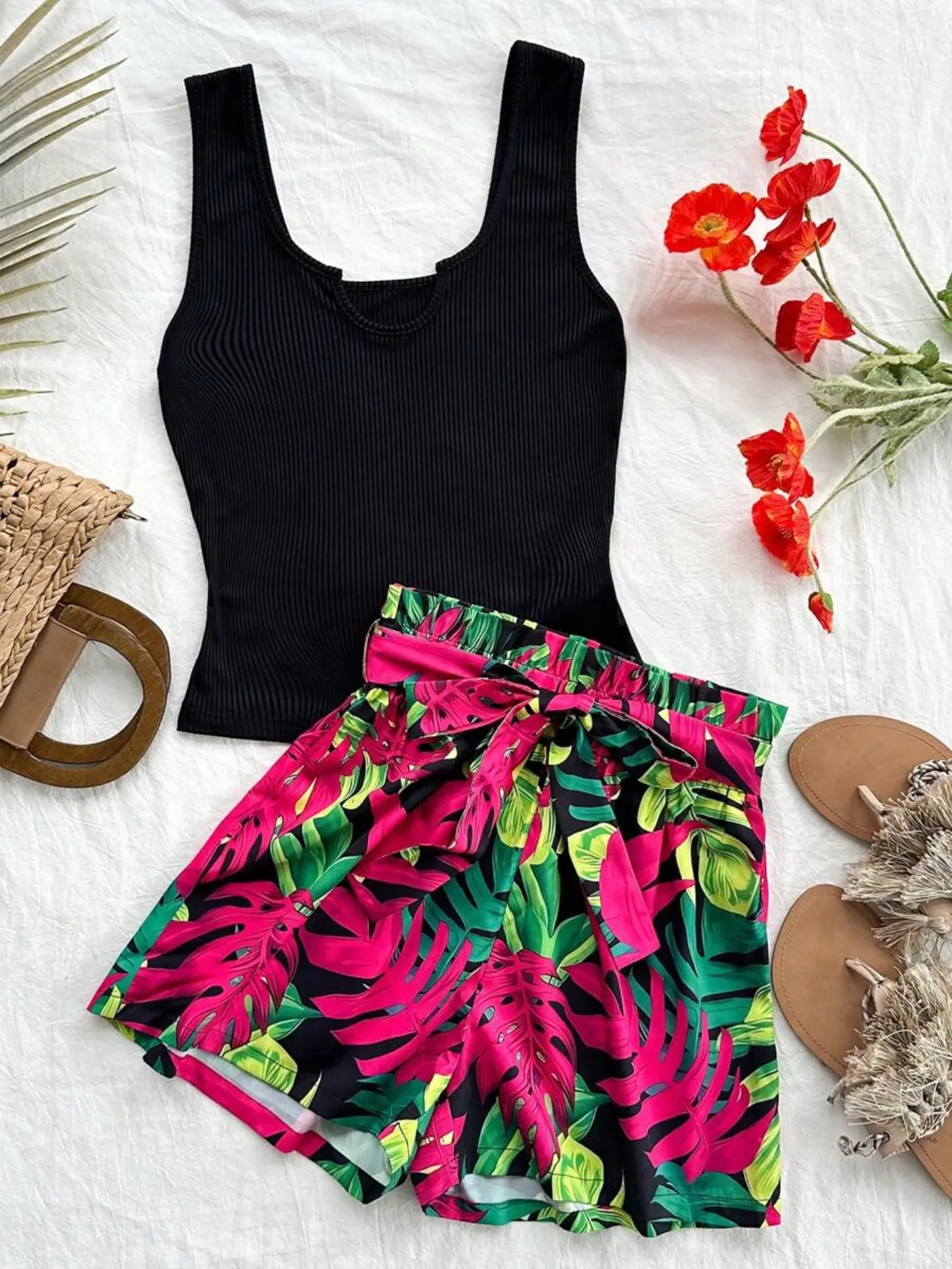 Women's Summer Boho Two-Piece Set, Slim Fit Crop Top & Shorts, Printed Vacation Beach, Casual Party Wear, Fashionable and Comfortable