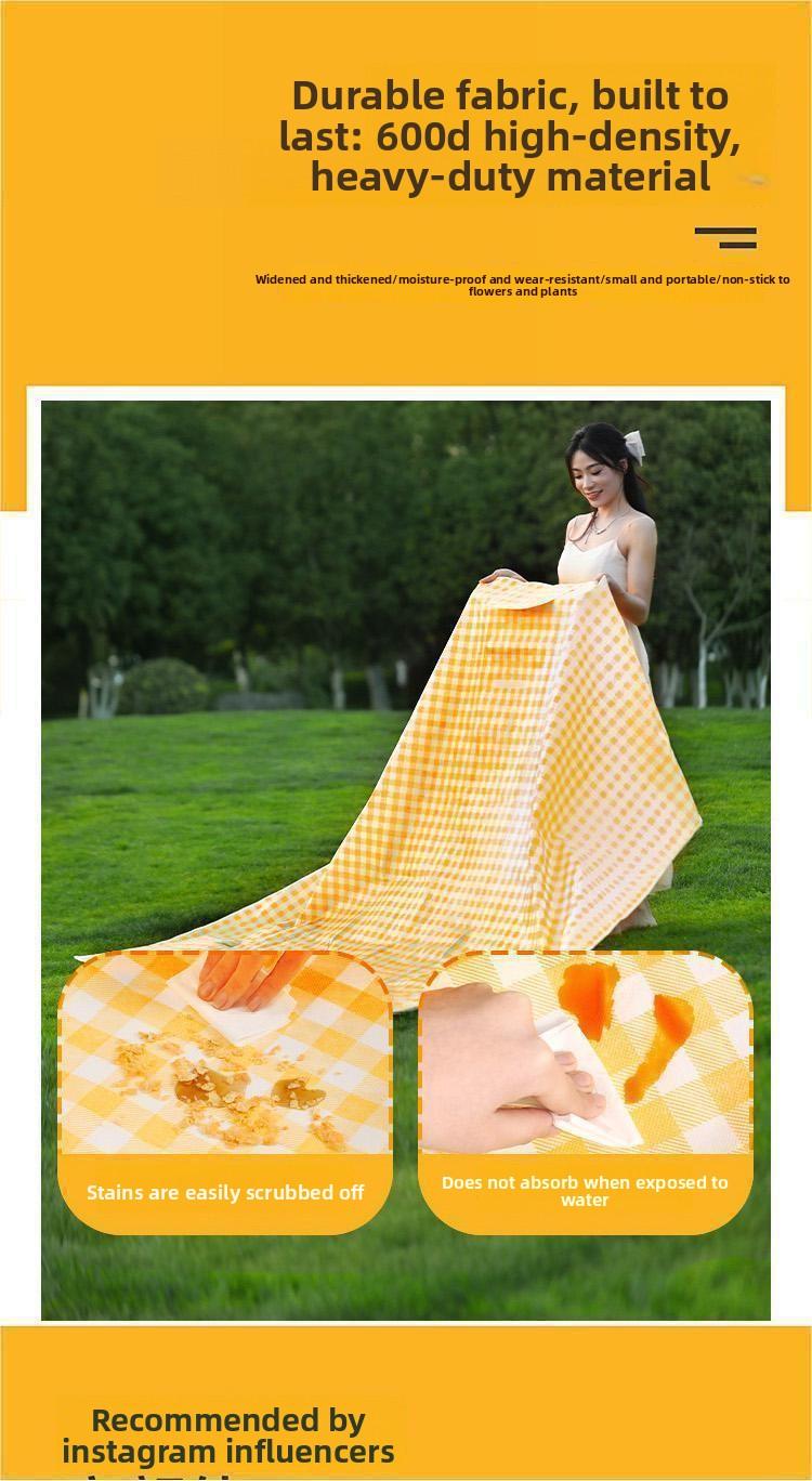 Outdoor picnic mat is waterproof and moisture-proof