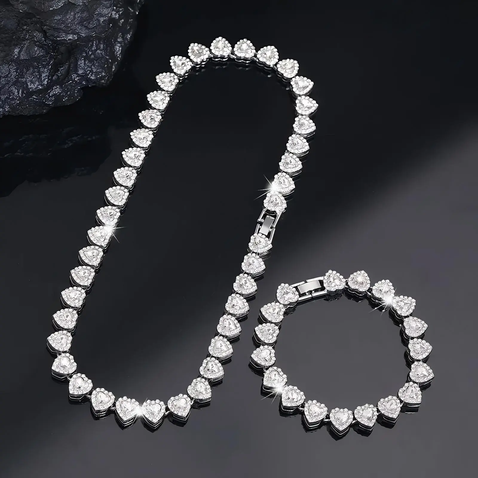 2pcs Set Heart Shaped Cuban Chain Necklace Set for Hip Hop Style Choker Set, Luxurious Jewelry Set for Valentine's Day Gifts, Birthday, Everyday & Party Wear, for Teenager