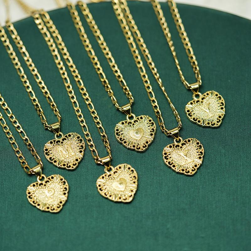 Vintage-style 18K gold-plated letter heart pendant necklace, suitable for both men and women, fashionable A-Z letter necklace