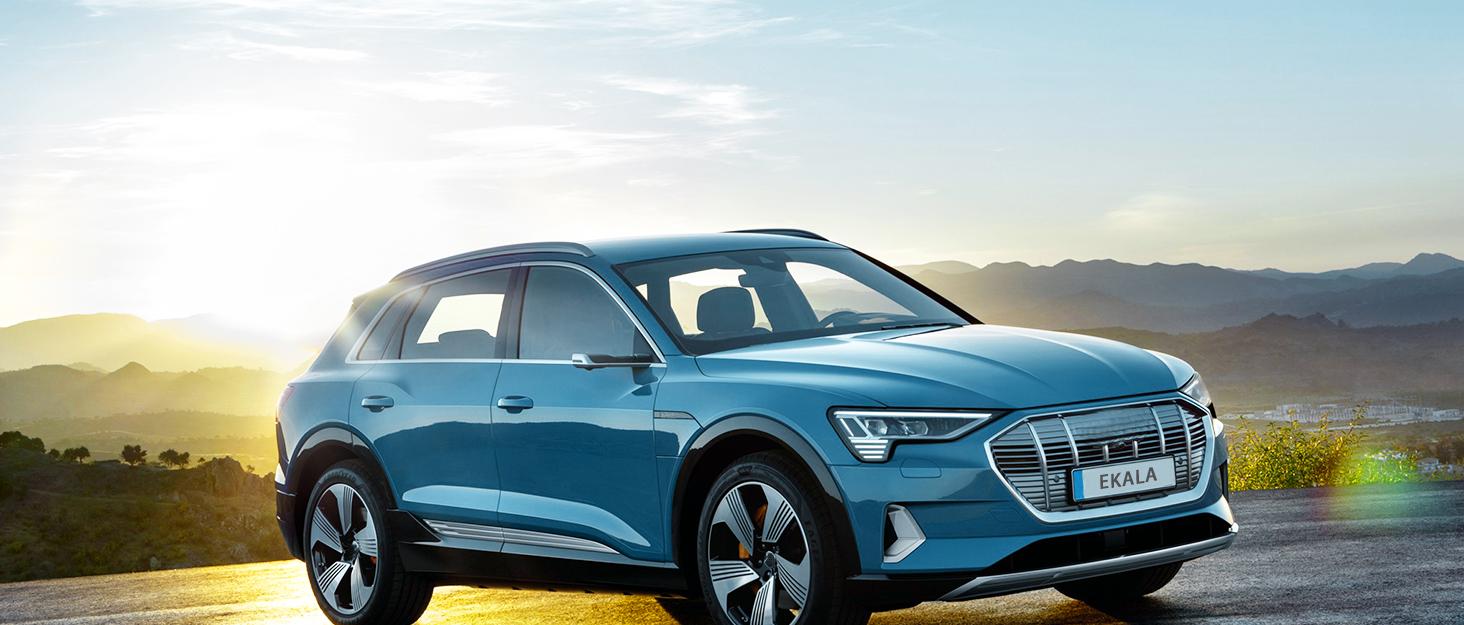 for Acura Keychain Bling Gold White Key Fob Cover Soft TPU Full Protection Smart Key Fob Case Fit for Acura CDX RDX RLX TLX TLX-L ILX NSX 4 Buttons Remote Smart Key Protector (R-ACU-W)