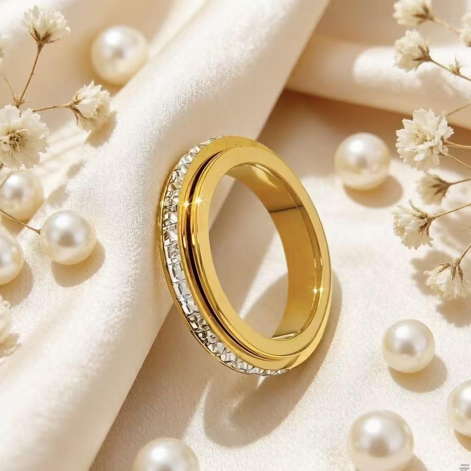 The star cluster ring can rotate. It features a luxurious and dazzling sparkle with a cool and minimalist style. The full diamond finger ring pair does not fade. It is a new 2026 model.