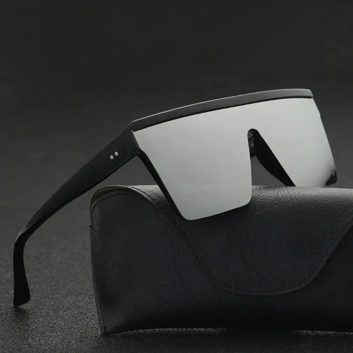 Vintage Flat Top Square Sunglasses, One-Piece Gradient Lens UV400 Shades, Stylish Designer Eyewear, Unisex Black Glasses for Men & Women,back to school,back to school haul