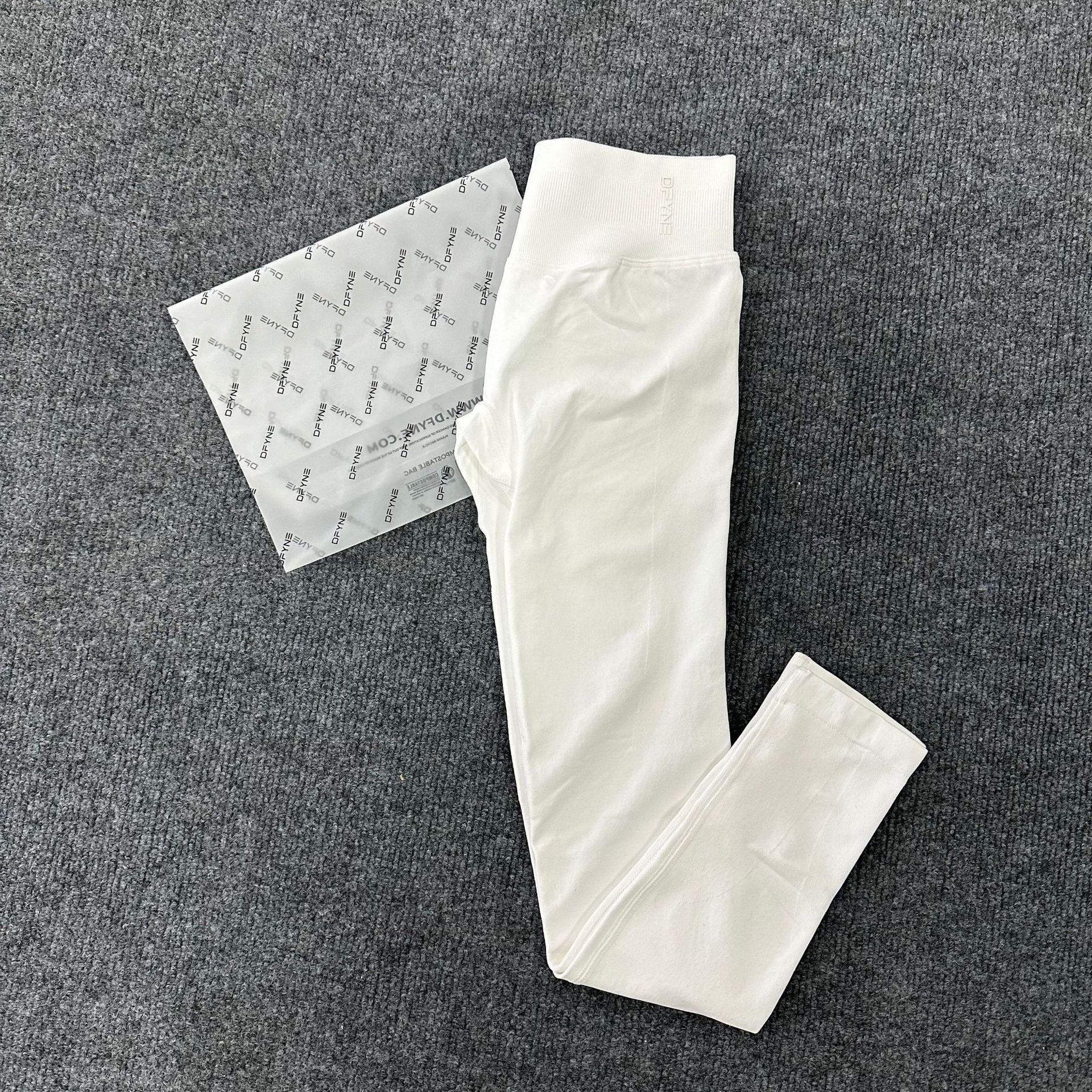 DFYNE's best-selling high-waisted, hip-lifting yoga pants, quick-drying running and training leggings, and bare-skin feel sports leggings are essential for spring and summer.