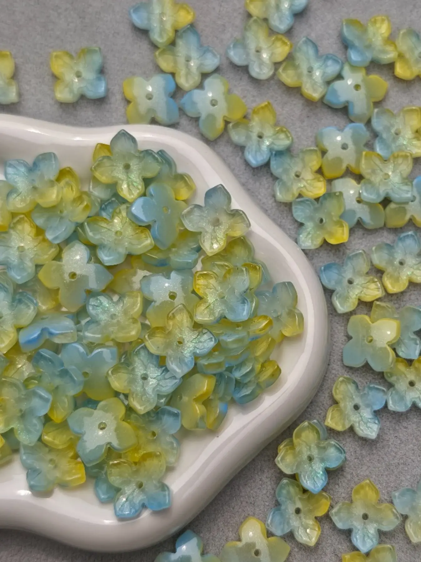 60pcs 12mm Glass Hydrangea Flowers, Multicolor Sparkly Four-Petal Design, Ideal for Summer Jewelry Making, Earrings Bracelets Necklaces