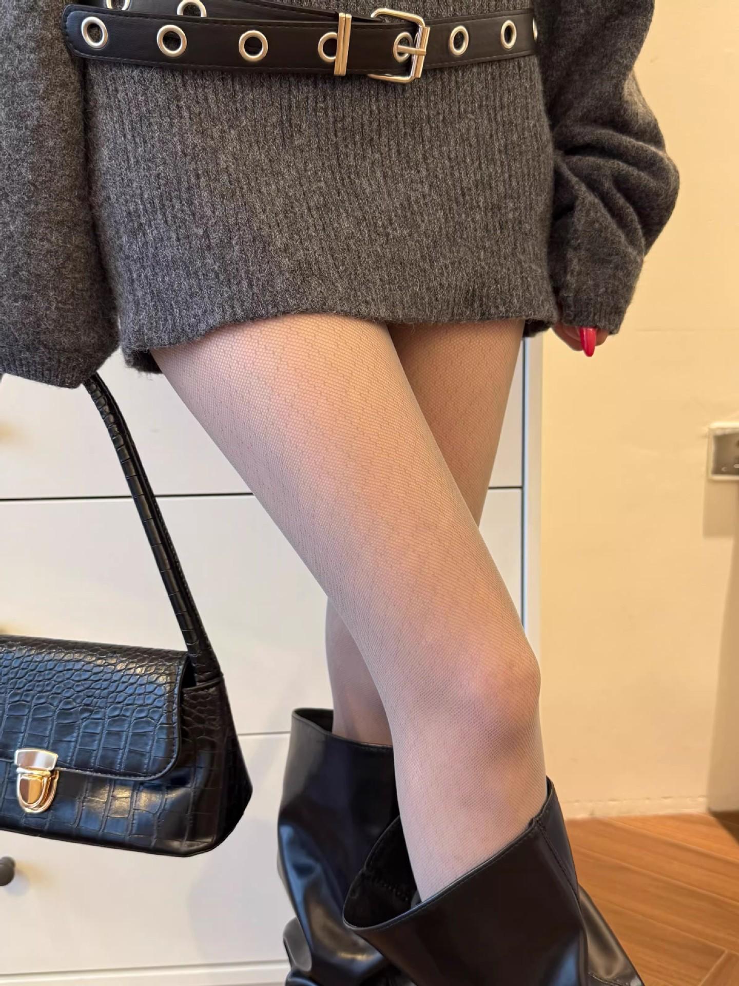 Women's black fishnet pantyhose, spring/summer high-transparency sexy mesh stockings, slimming diamond pattern gray stockings, anti-snag