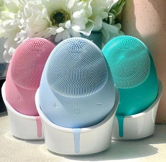 Face Cleaner Home Products Mini Black Hot Selling Facial Cleansing Brush Silicone