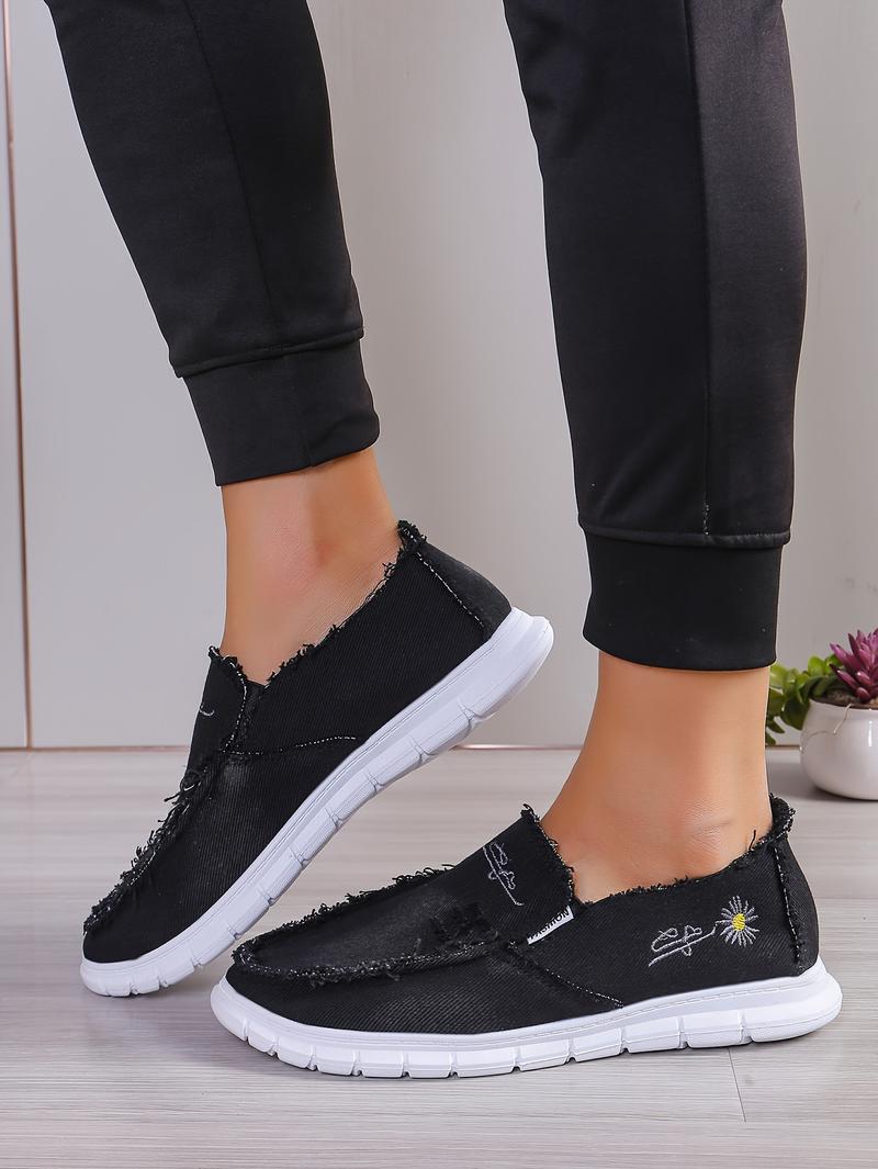 Men'S And Women'S Casual Loafers with Floral Embroidery- Made of Soft Fabrics, Featuring Non- Slip Rubber Soles, Lightweight And Comfortable for All Seasons. Casual Footwear |   Floral Embroidered Shoes |   Rubber- Soled Shoes