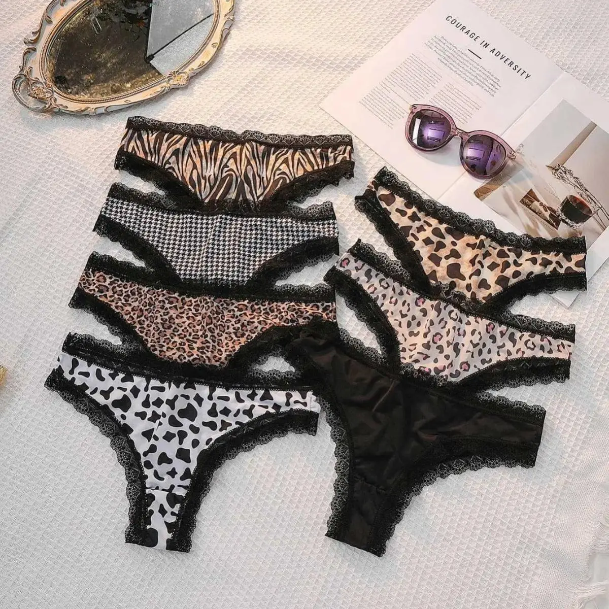 Women's Low Waist Leopard Print Seamless Ice Silk Thong Panties, Lace Trim, Cotton Crotch, Breathable Invisible G-String Underwear for Daily Wear, Dating