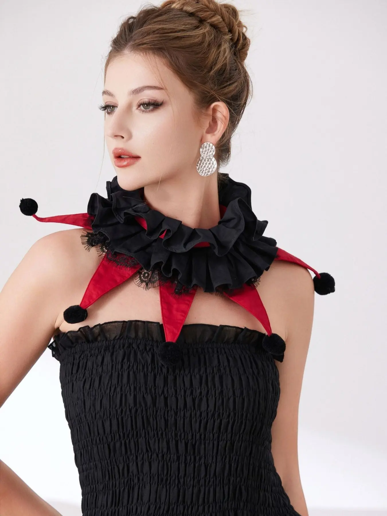 Halloween Clown Collar Fake Necklace, Block Lace Cape, Funny Cosplay Scarf, Pom-Pom Decoration, Halloween Costume Accessory