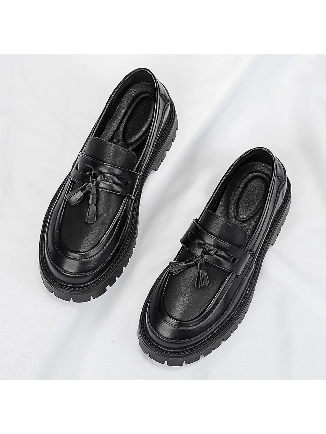 Unisex Two Tone Platform Thick Sole Loafers, Black White Tassel Chunky Slip On Shoes, Preppy Casual Leather Footwear for Men and Women