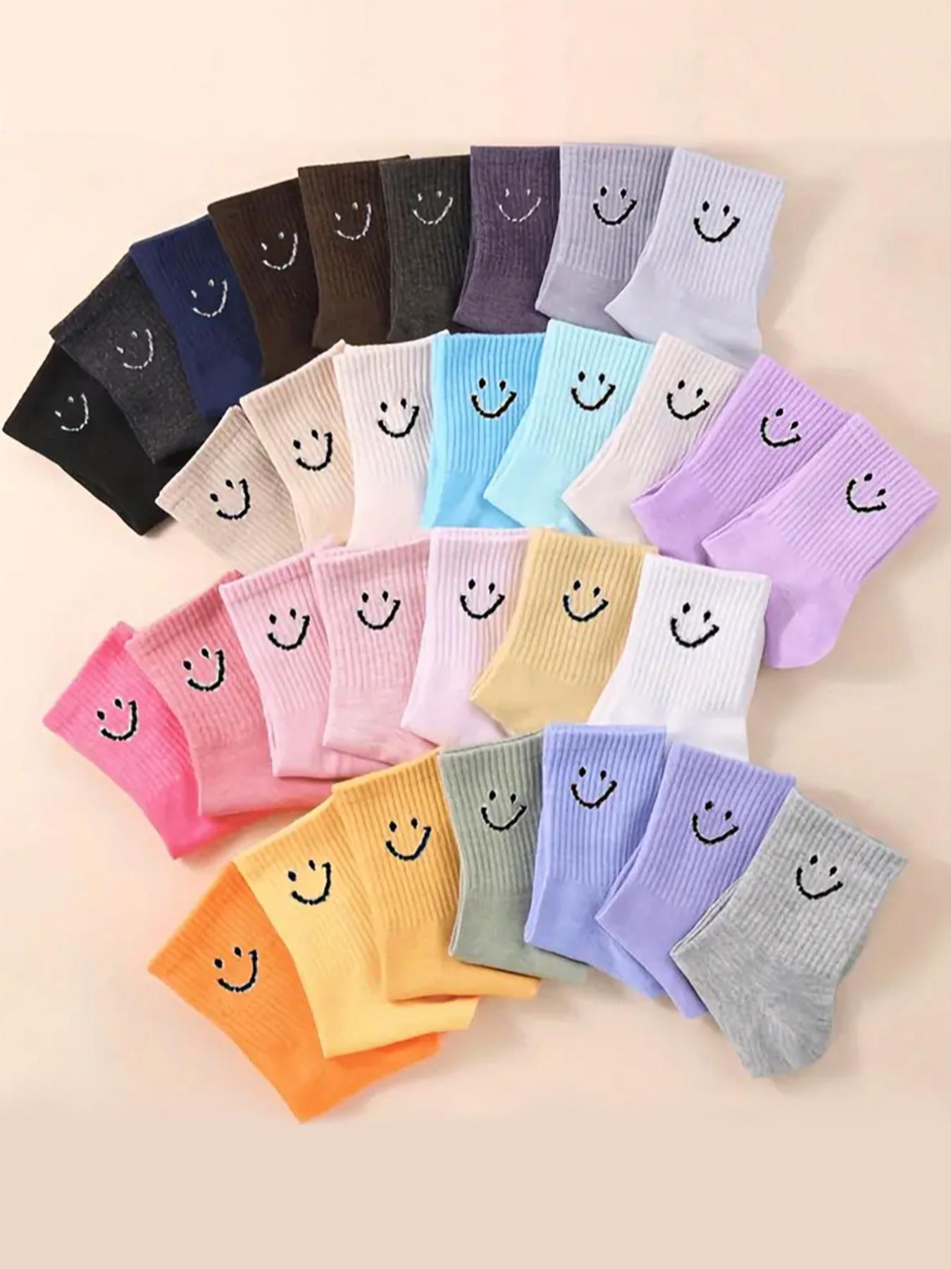 Random Women's Cartoon Face Print Crew Socks, Casual Moisture Wicking Socks, Soft Comfy Breathable Hosiery for All Seasons Daily Wear, Socks for Women, Crew Socks Women, Cute Textured Socks