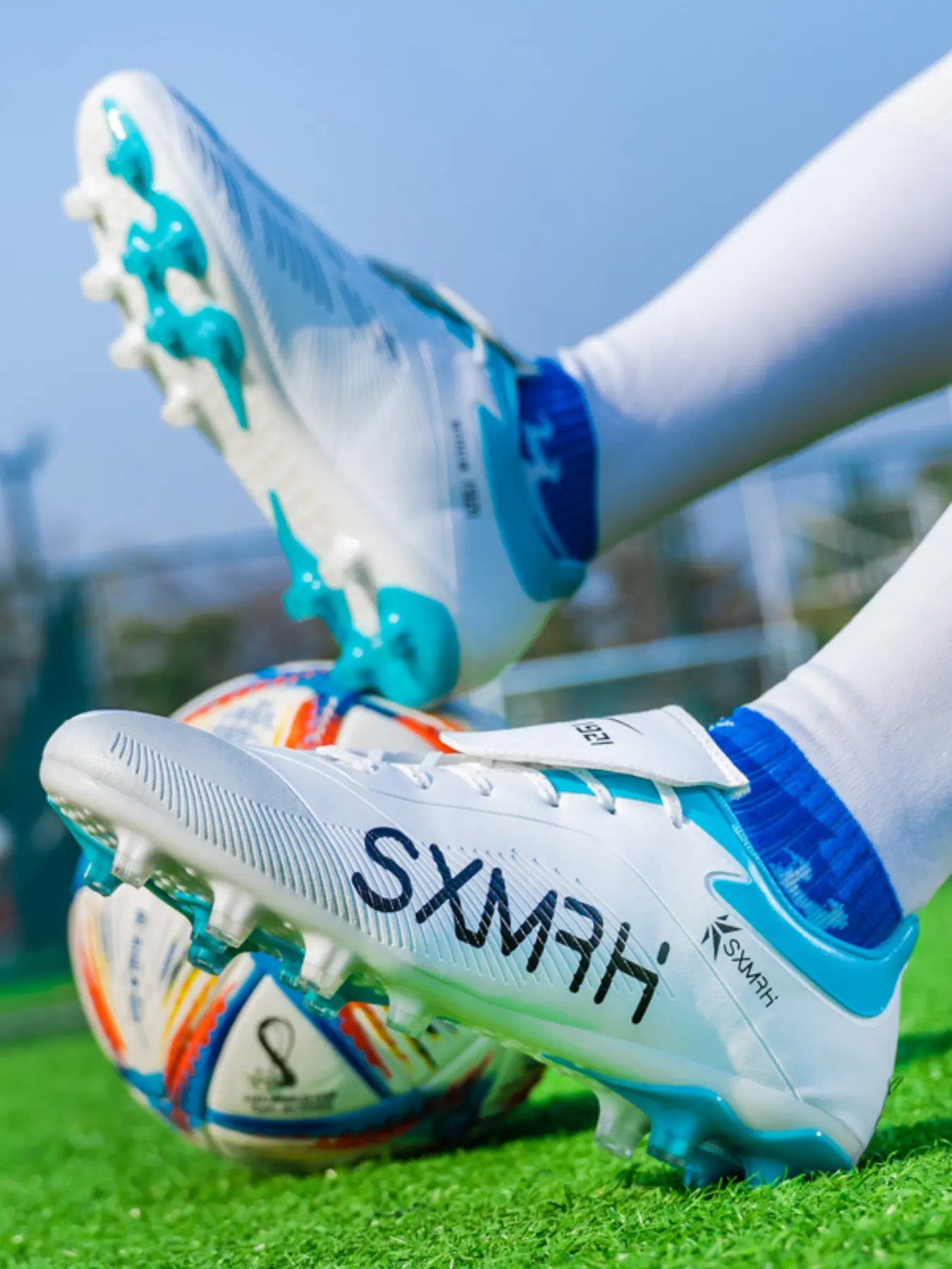 Men's Football Shoes, Lace Up High Top Soccer Shoes, Football Cleats, Training Shoes for All Seasons