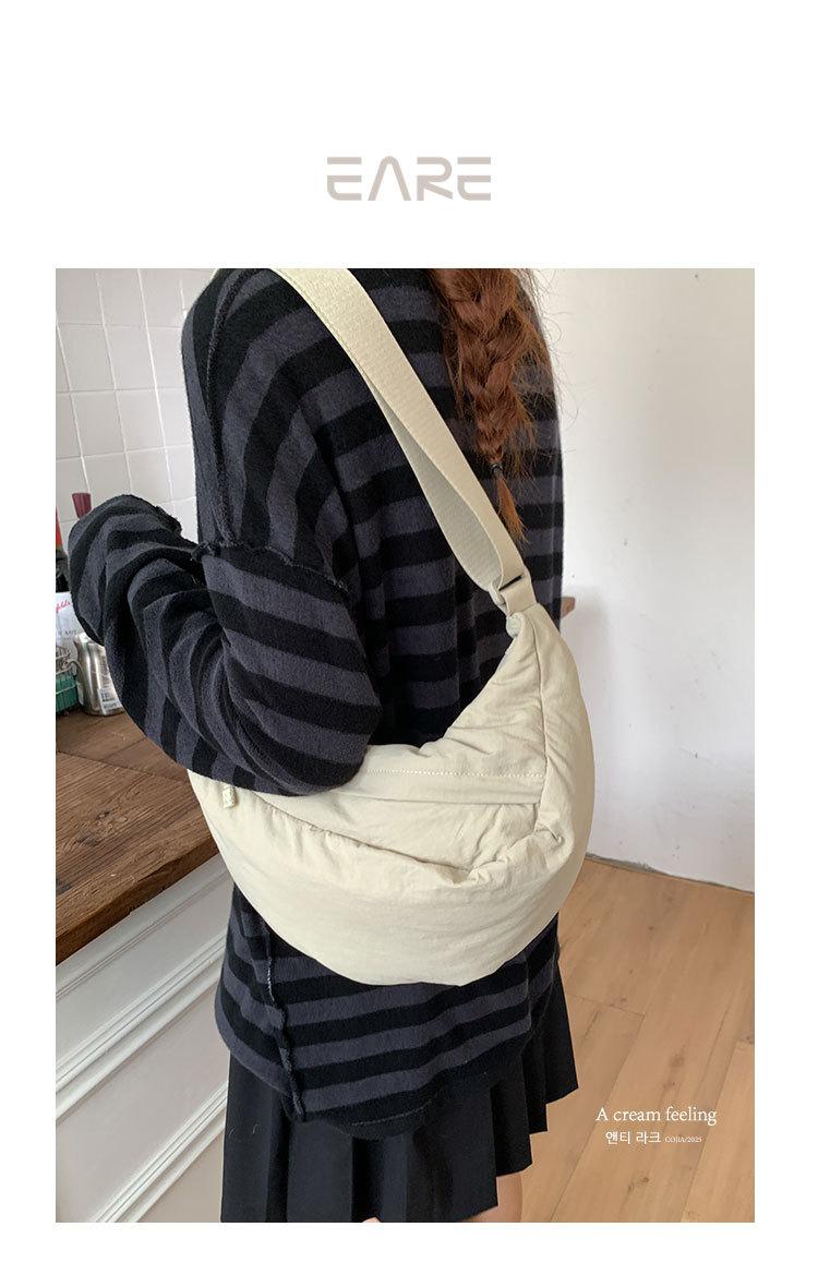 Simple and Versatile Hobo Bag An Elegant Casual Crossbody Bag That Fashionable and Lightweight Suitable Shoulder Bag