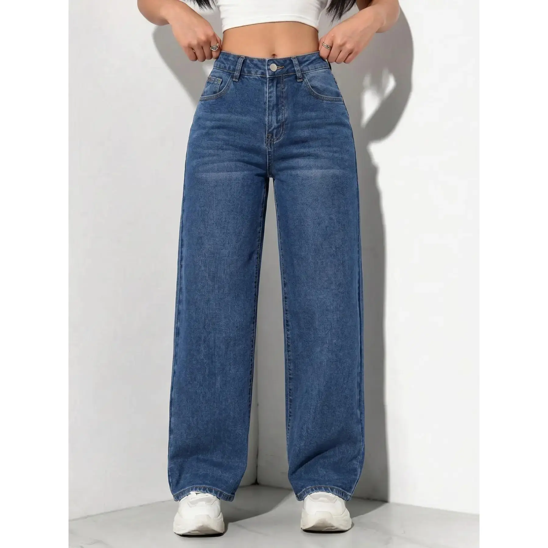 Women's High Waisted Blue Denim Jeans, Slim Fit Straight Leg Jeans, Casual Button Fly Pants, Classic Solid Color Stretch Denim Trousers, Comfortable Everyday Wear Jeans, Versatile All Season Casual Streetwear Pants
