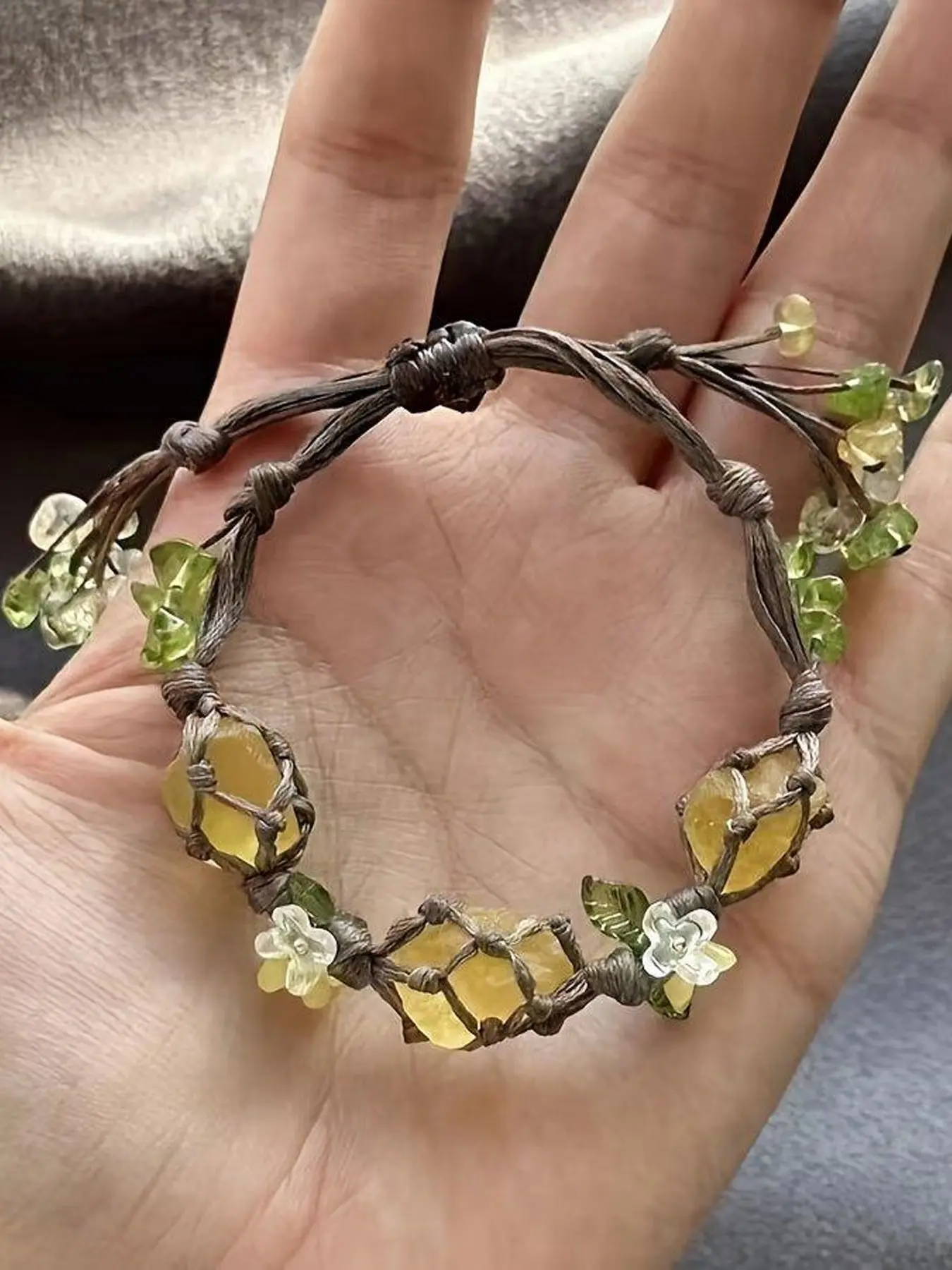 Boho Handmade Rope Bracelet for Women, Irregular Artificial Crystal Beads, Floral Leaf Pattern, Adjustable Woven Band, Casual Fashion Accessory