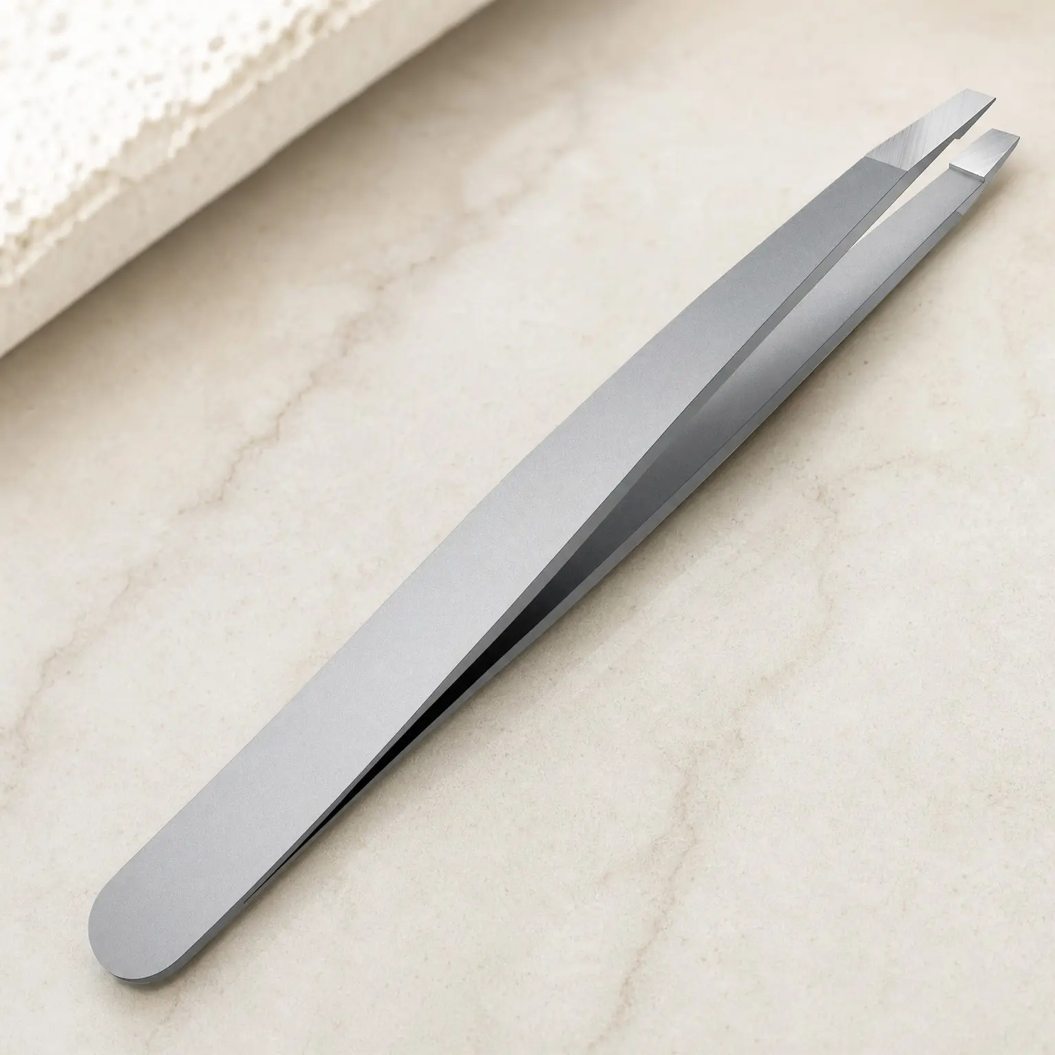 Stainless Steel Precision Flat Eyebrow Tweezers for Women - Facial Hair & Ingrown Hair Removal Beauty Tool