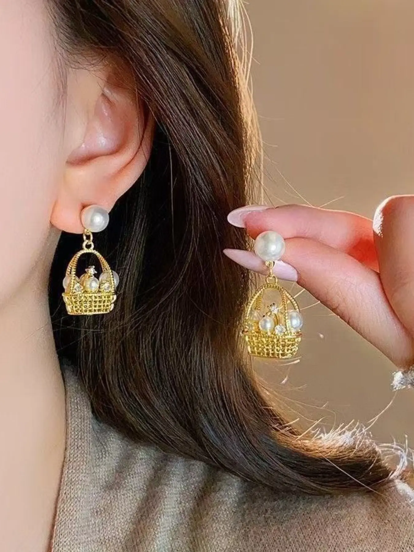 Elegant Beaded Flower Basket Earrings, 2026 New Arrival, Versatile and Unique Design, Fashionable Ear Cuffs for Women