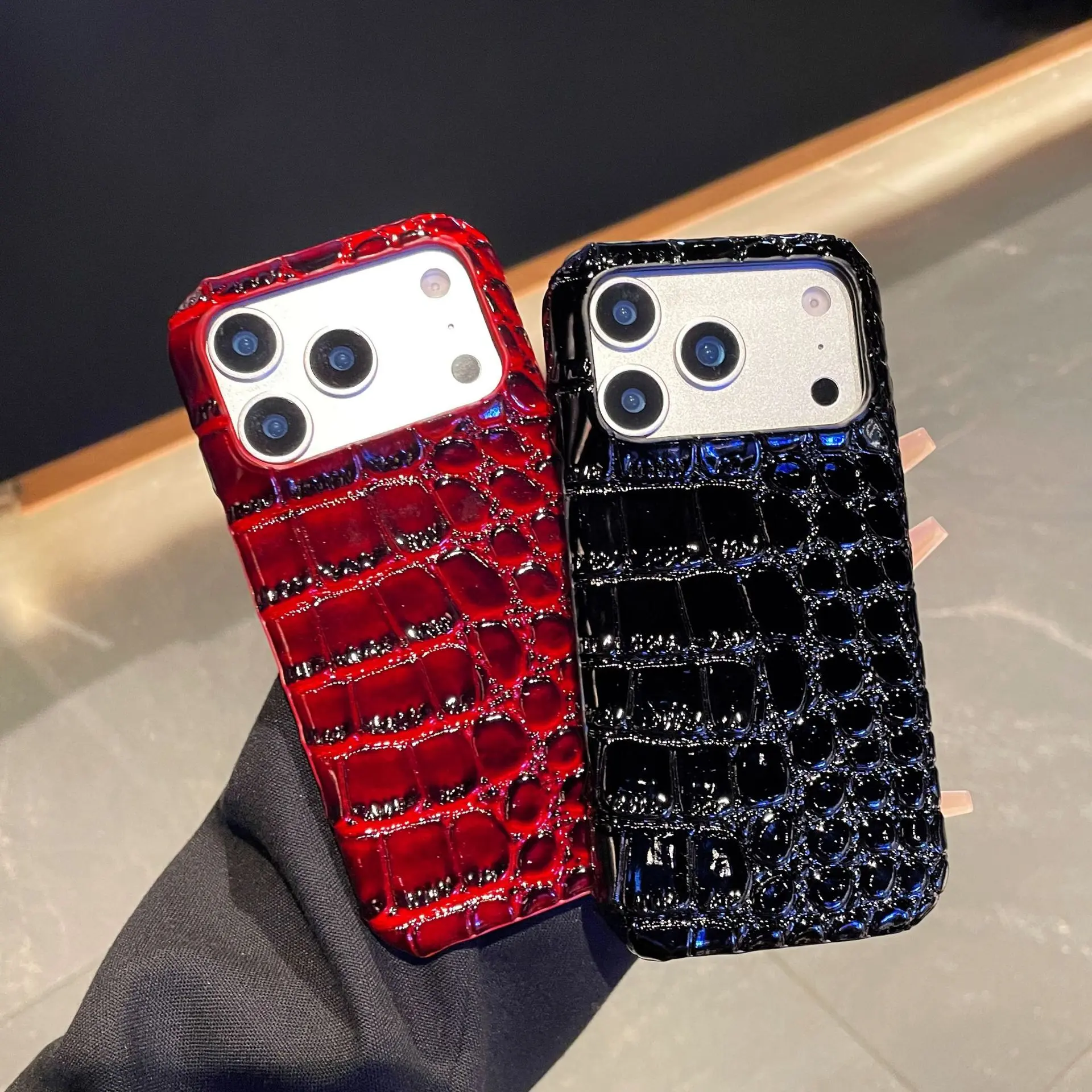 High-Gloss Crocodile Pattern Leather Half-Cover Phone Case for iPhone 17 Pro Max, Fashionable High-End Mobile Phone Accessories, Premium Leather Cover
