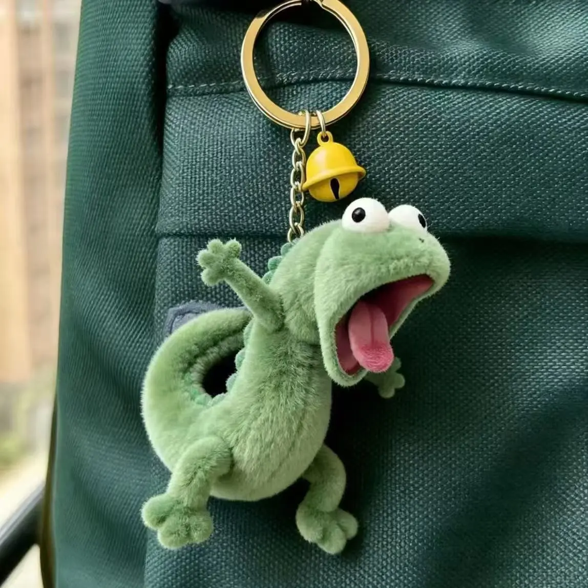 Funny Tongue-Out Gecko Plush Keychain, Cute Soft Lizard Plush Bag Charm with Bell, Cartoon Animal Pendant Key Ring for Backpack Handbag Decor, Gift for Friends