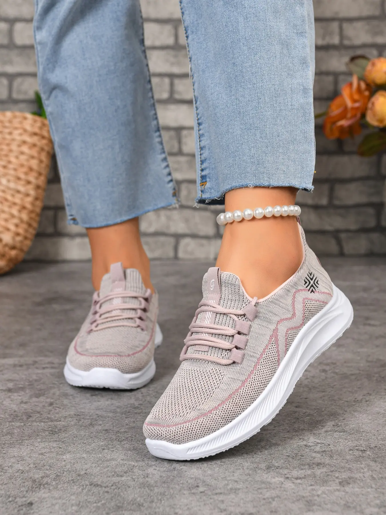 Women's Gradient Flyknit Sports Shoes, Snowflake Embroidery Slip-On Soft Sole Lightweight Casual Walking Shoes, Comfortable and Stylish, Athletic Lightweight Footwear, Trendy Walking Shoes